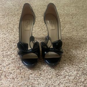 stunning valentino heels with the box